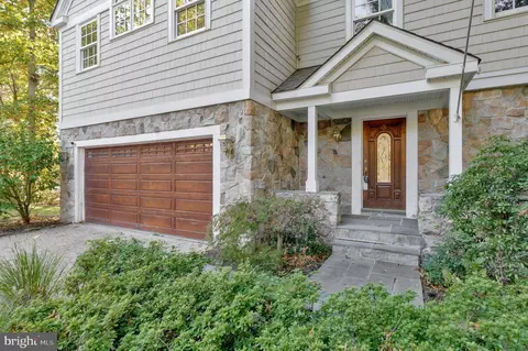 1879 Post Oak Trl, Reston, VA 20191 photo 4