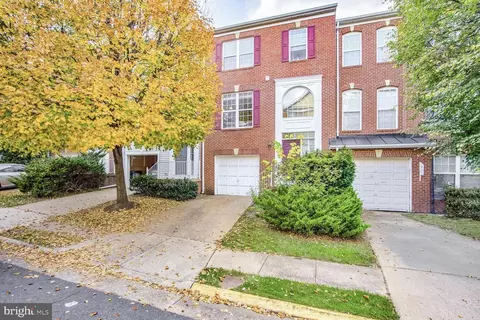 4152 Zinnia Ln, Fairfax, VA 22030