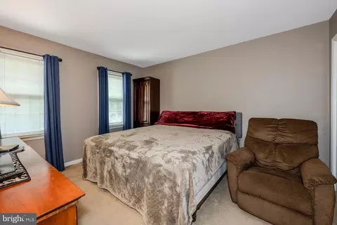 Bedroom - 7041 Flax St, Springfield, VA 22152 photo 3 of 4