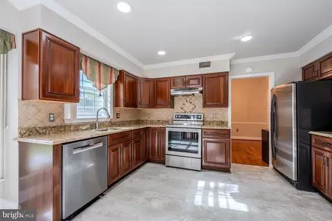 Kitchen - 7041 Flax St, Springfield, VA 22152 photo 1 of 1