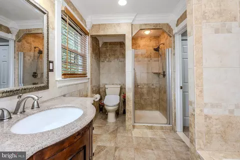 Bath - 7041 Flax St, Springfield, VA 22152 photo 4 of 5