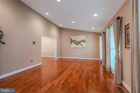 Living - 7041 Flax St, Springfield, VA 22152 photo 1 of 5