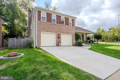 Exterior - 7041 Flax St, Springfield, VA 22152 photo 2 of 9