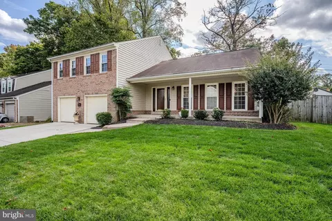 Exterior - 7041 Flax St, Springfield, VA 22152 photo 3 of 9