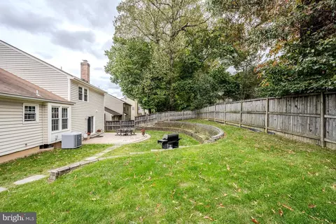 Exterior - 7041 Flax St, Springfield, VA 22152 photo 8 of 9