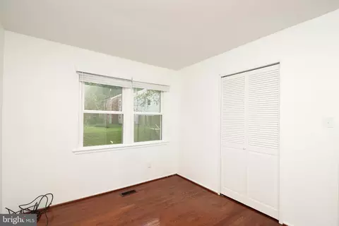 Bedroom - 8411 Eucalyptus Ct, Springfield, VA 22153 photo 6 of 7