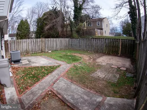 Exterior - 8411 Eucalyptus Ct, Springfield, VA 22153 photo 6 of 7
