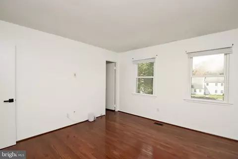 Bedroom - 8411 Eucalyptus Ct, Springfield, VA 22153 photo 3 of 7