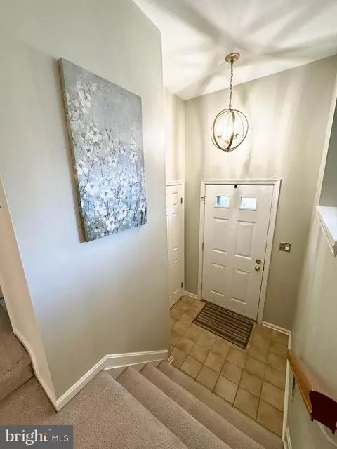 7054 Solomon Seal Ct, Springfield, VA 22152 photo 3
