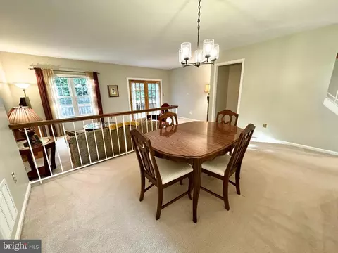 7054 Solomon Seal Ct, Springfield, VA 22152 photo 9
