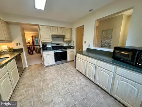 7054 Solomon Seal Ct, Springfield, VA 22152 photo 8