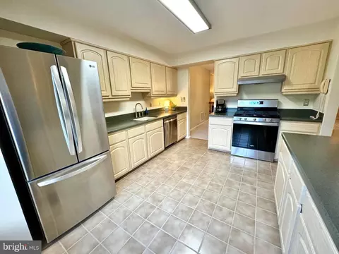 7054 Solomon Seal Ct, Springfield, VA 22152 photo 5