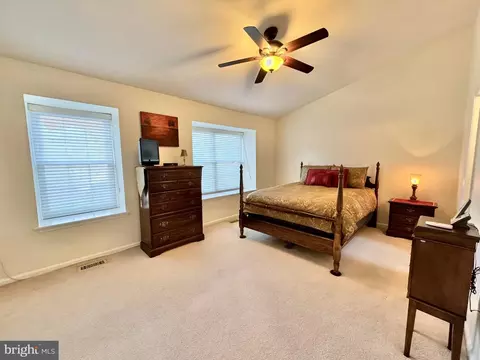 7054 Solomon Seal Ct, Springfield, VA 22152 photo 15