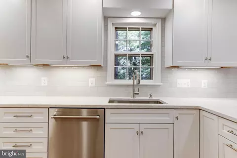 1629 Stowe Rd, Reston, VA 20194 photo 4