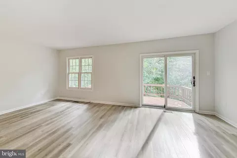 Living - 6814 Earthstar Ct, Springfield, VA 22152 photo 4 of 7