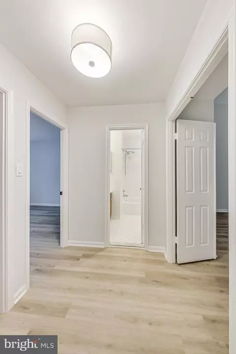 Entry Way - 6814 Earthstar Ct, Springfield, VA 22152 photo 6 of 7