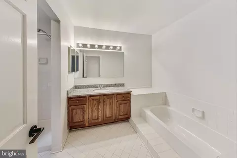 Bath - 6814 Earthstar Ct, Springfield, VA 22152 photo 1 of 4