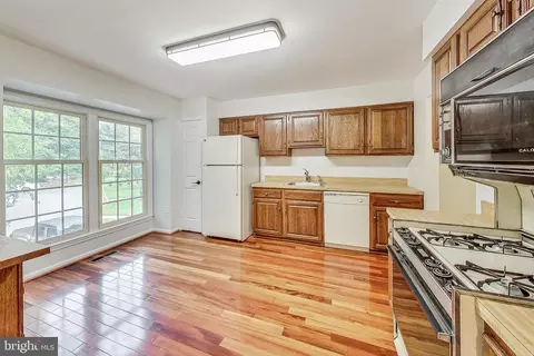 Kitchen - 6814 Earthstar Ct, Springfield, VA 22152 photo 2 of 3