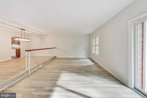 Living - 6814 Earthstar Ct, Springfield, VA 22152 photo 2 of 7