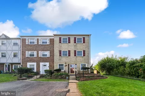 14847 Haymarket Ln, Centreville, VA 20120