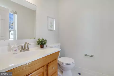 Bath - 7400 Silver Pine Dr, Springfield, VA 22153 photo 2 of 9