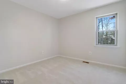 Bedroom - 7400 Silver Pine Dr, Springfield, VA 22153 photo 4 of 7