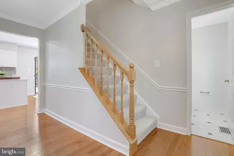 Entry Way - 7400 Silver Pine Dr, Springfield, VA 22153 photo 4 of 5