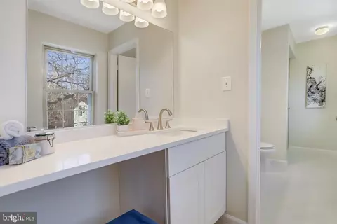Bath - 7400 Silver Pine Dr, Springfield, VA 22153 photo 4 of 9