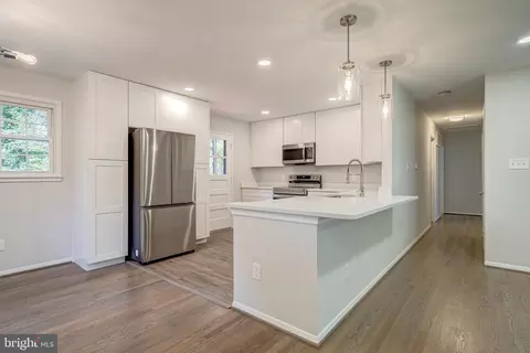 5414 Inverchapel Rd, Springfield, VA 22151 photo 10
