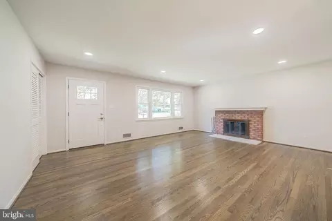 5414 Inverchapel Rd, Springfield, VA 22151 photo 6