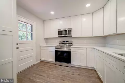5414 Inverchapel Rd, Springfield, VA 22151 photo 12