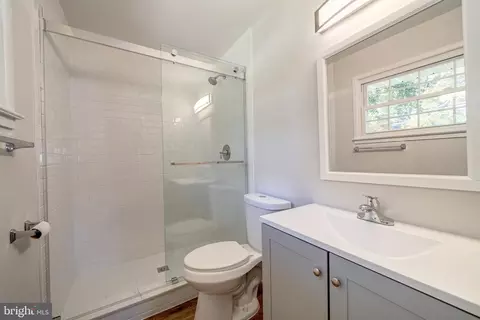 5414 Inverchapel Rd, Springfield, VA 22151 photo 15