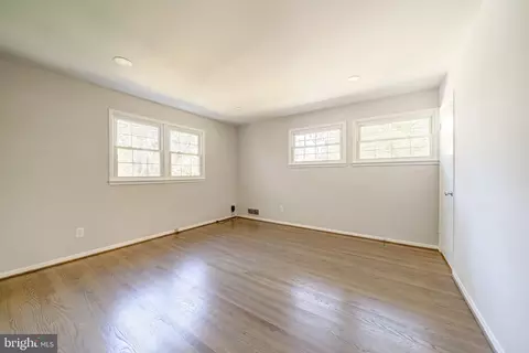 5414 Inverchapel Rd, Springfield, VA 22151 photo 13