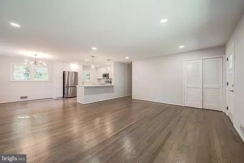 5414 Inverchapel Rd, Springfield, VA 22151 photo 7