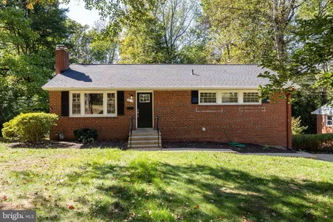 5414 Inverchapel Rd, Springfield, VA 22151