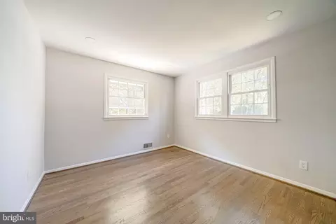 5414 Inverchapel Rd, Springfield, VA 22151 photo 16