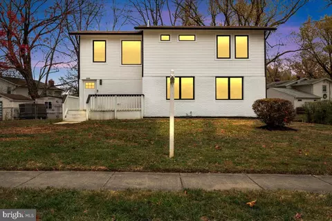 8328 Carnegie Dr, Vienna, VA 22180