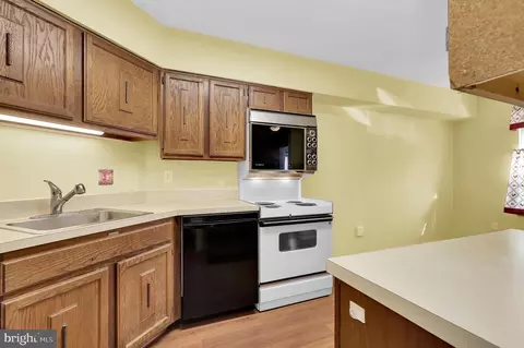 9069 Giltinan Ct, Springfield, VA 22153 photo 9