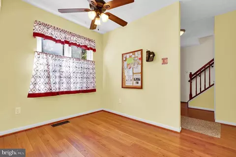 9069 Giltinan Ct, Springfield, VA 22153 photo 4