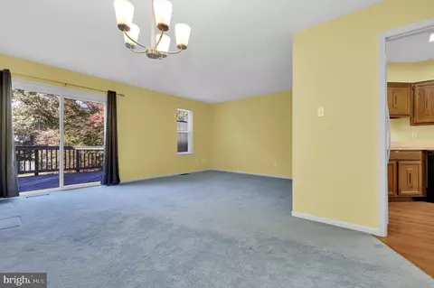 9069 Giltinan Ct, Springfield, VA 22153 photo 12