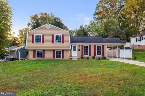 8422 Stone Gate Dr, Annandale, VA 22003