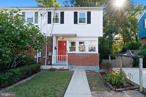 7015 Stanford Dr, Alexandria, VA 22307