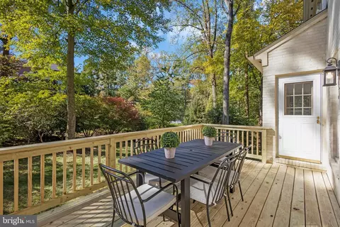 Exterior - 7905 Old Cedar Ct, Mclean, VA 22102 photo 2 of 5