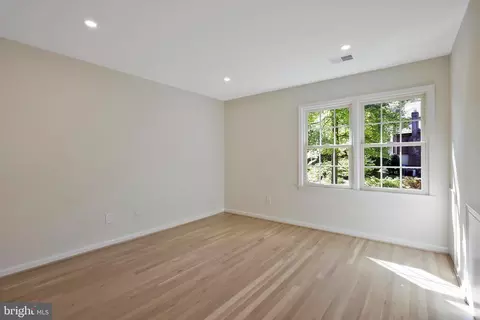 Bedroom - 7905 Old Cedar Ct, Mclean, VA 22102 photo 2 of 4