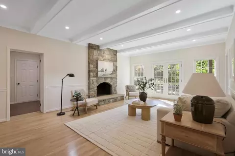 Living - 7905 Old Cedar Ct, Mclean, VA 22102 photo 5 of 9
