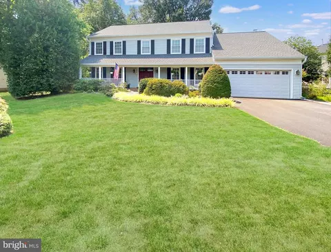 15471 Meherrin Dr, Centreville, VA 20120
