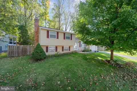 9111 Wax Myrtle Ct, Burke, VA 22015