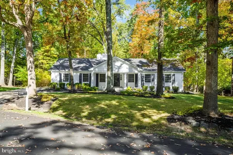 12204 Hounds Ln, Reston, VA 20191