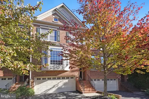 12462 Blissful Valley Dr, Fairfax, VA 22033