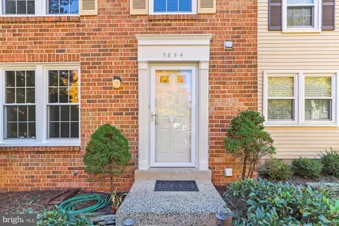 5854 Rock Forest Ct, Centreville, VA 20121